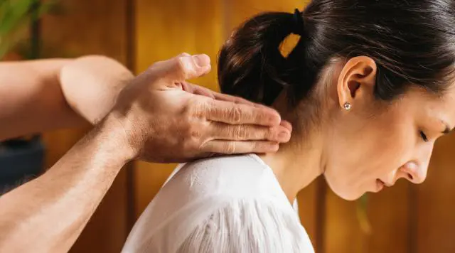 Patient and therapist in a Neck Pain Relief